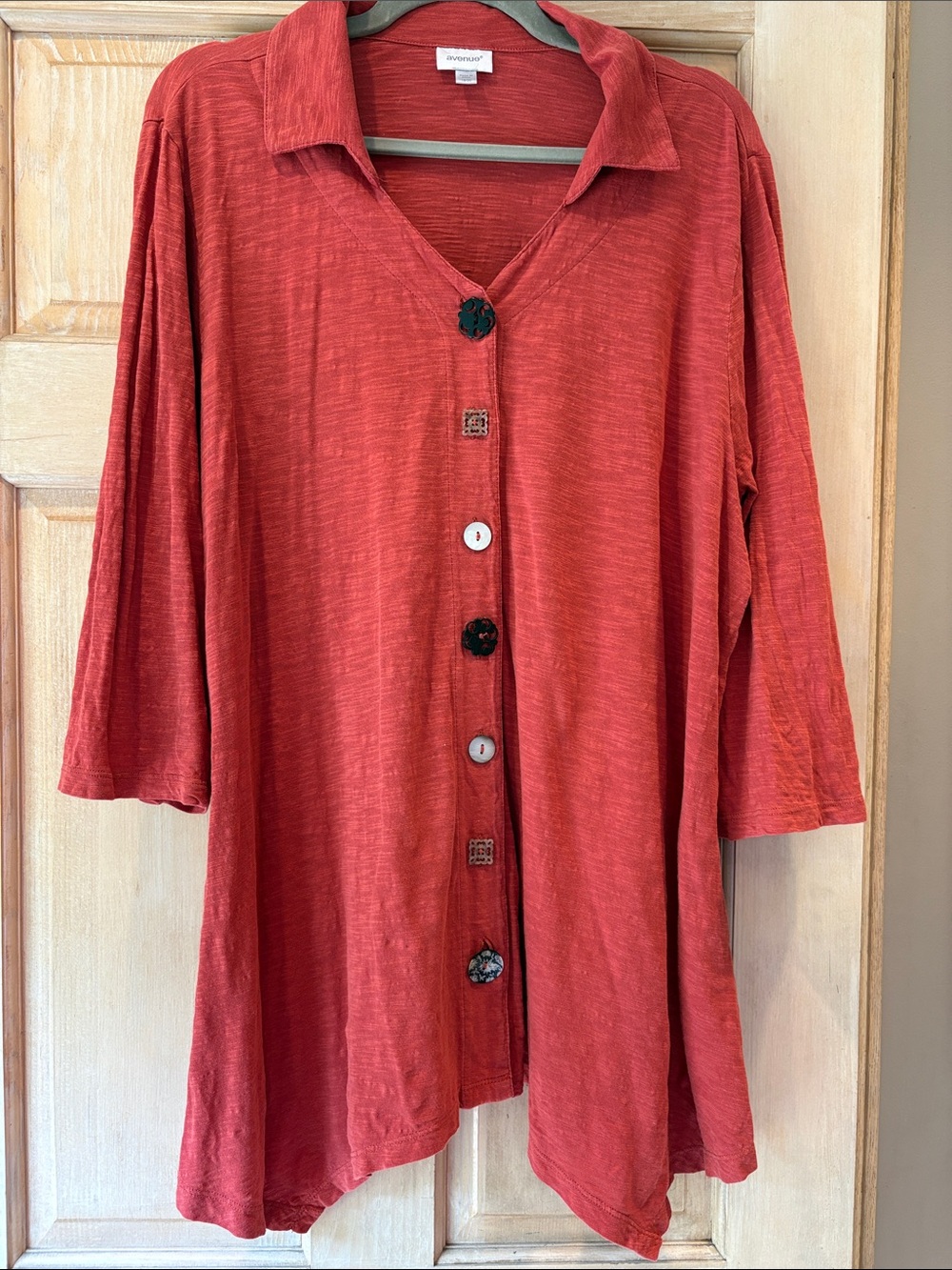 Avenue 100% Cotton Terra Cotta Button-Front Shark Bite Top  Size 18